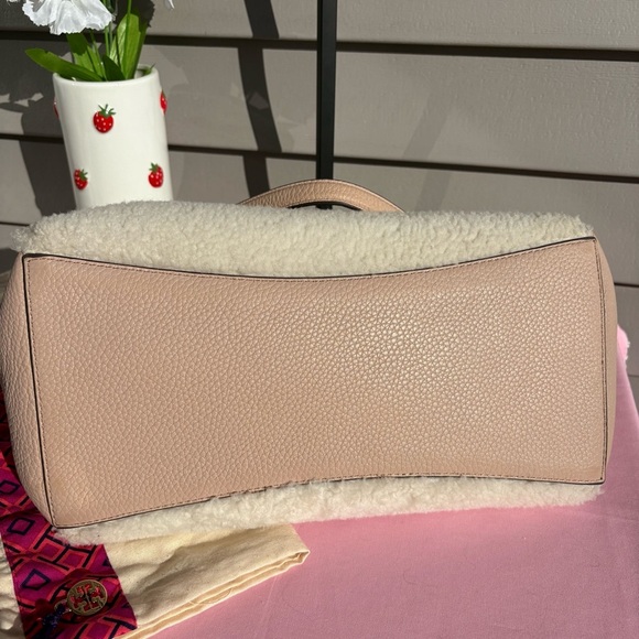Tory Burch McGraw Shearling Carryall Shoulder Bag with Dust Bag - Picture 10 of 16